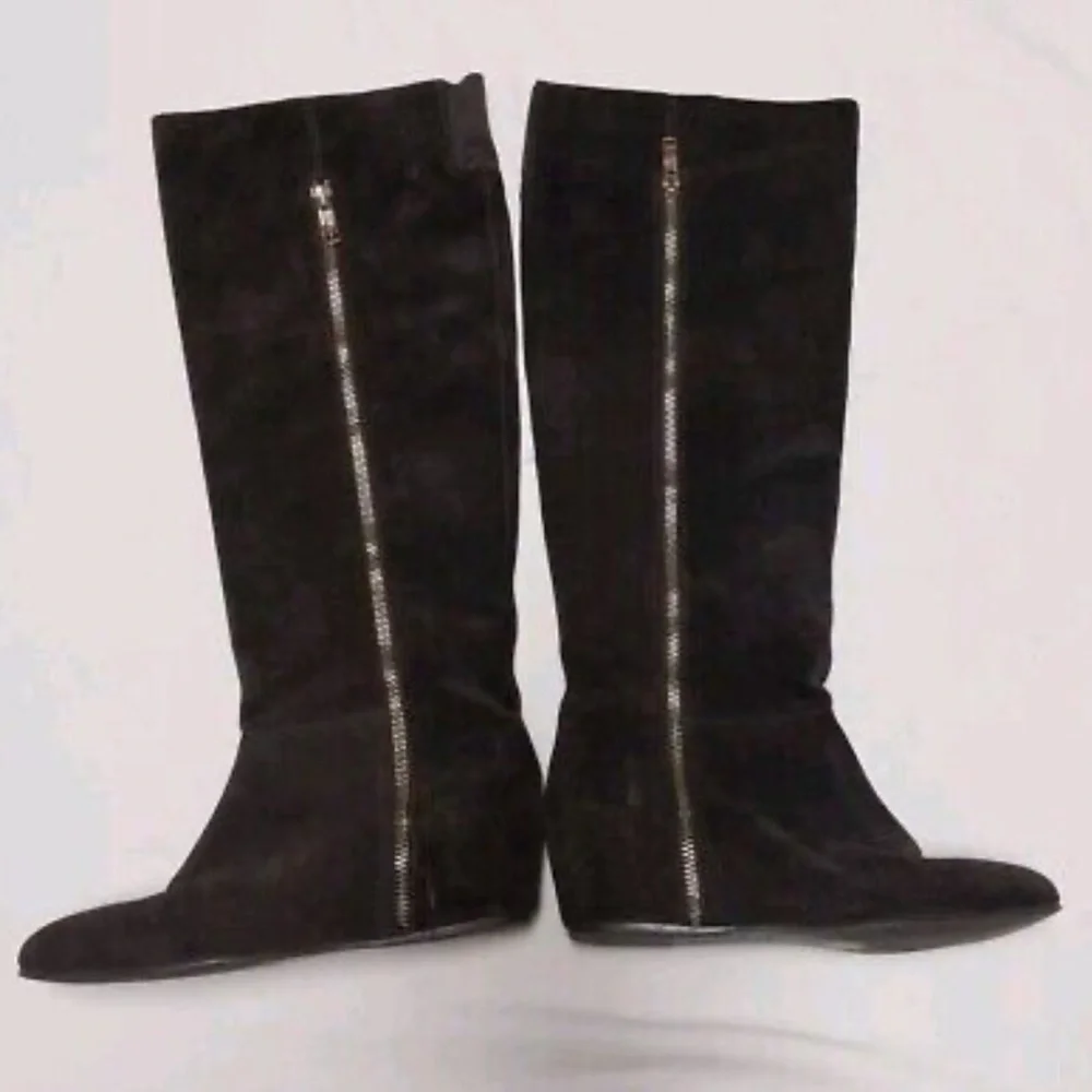 BCBG generation black suede knee high Women's Boots size 6.5